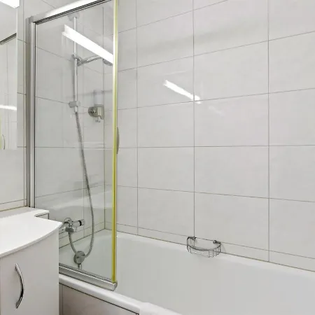 A203 By Interhome * לנזרהיידה